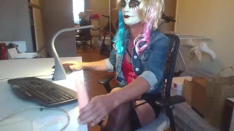 newcumer online show from December 12, 2024, 8:47 am