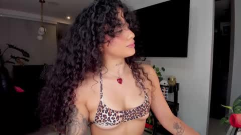 Snapshot of daniela_arenas chatting on November 21, 2025, 1:37 am daniela_arenas online show from November 21, 2025, 1:37 am