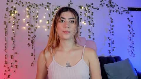 Snapshot of daniela_saenz1 chatting on December 19, 2025, 4:30 am Dani Saenz online show from December 19, 2025, 4:30 am