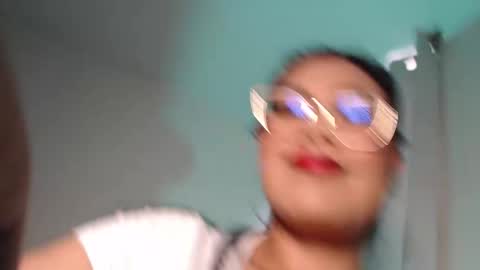 Lucia online show from September 18, 2025, 5:48 pm