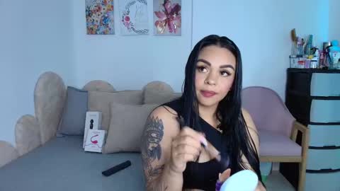 Snapshot of danielacortes03 chatting on September 23, 2025, 6:44 pm I think I will close this page please leave me a message if you want to know about me online show from September 23, 2025, 6:44 pm