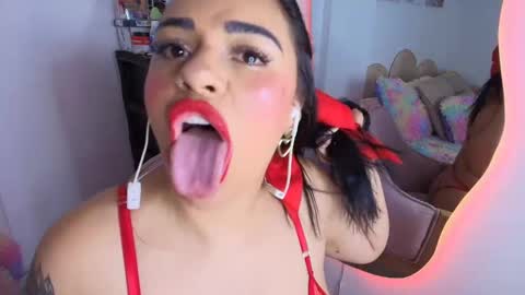 Snapshot of danielacortes03 chatting on October 7, 2025, 7:44 pm I think I will close this page please leave me a message if you want to know about me online show from October 7, 2025, 7:44 pm