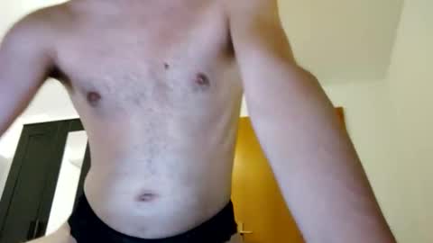 Snapshot of danielbt28 chatting on December 16, 2025, 9:42 pm danielbt28 online show from December 16, 2025, 9:42 pm