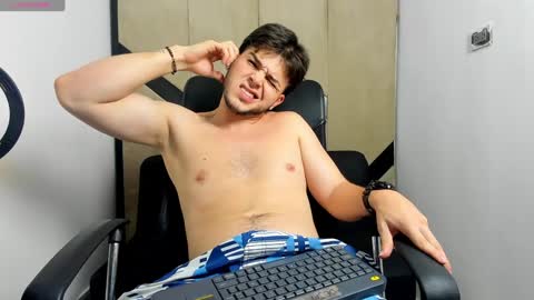 Snapshot of danielclarton chatting on January 29, 2025, 1:37 am DANIEL online show from January 29, 2025, 1:37 am