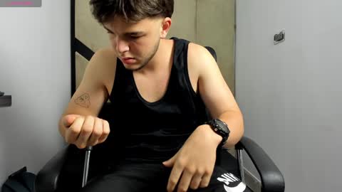 Snapshot of danielclarton chatting on February 5, 2025, 8:00 am DANIEL online show from February 5, 2025, 8:00 am
