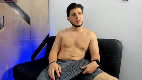 Snapshot of danielclarton chatting on February 22, 2025, 6:19 pm DANIEL online show from February 22, 2025, 6:19 pm