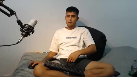 Snapshot of danielitopapii chatting on February 27, 2025, 5:13 am danielitopapii online show from February 27, 2025, 5:13 am