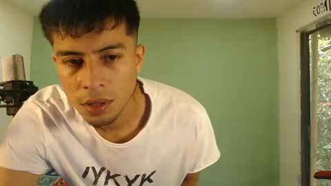 Snapshot of danielitopapii chatting on December 17, 2025, 4:35 pm danielitopapii online show from December 17, 2025, 4:35 pm