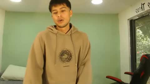 Snapshot of danielitopapii chatting on January 6, 2026, 1:37 pm danielitopapii online show from January 6, 2026, 1:37 pm