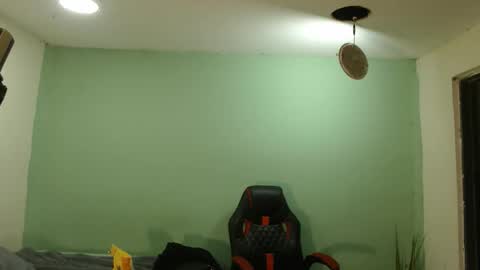 Snapshot of danielitopapii chatting on February 17, 2026, 2:41 am danielitopapii online show from February 17, 2026, 2:41 am