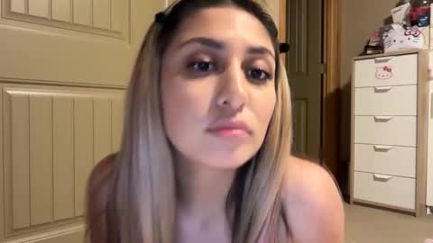 daniellarae1 online show from February 22, 2026, 4:24 am