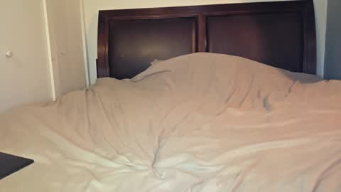 daniellbisous online show from September 23, 2025, 12:57 am