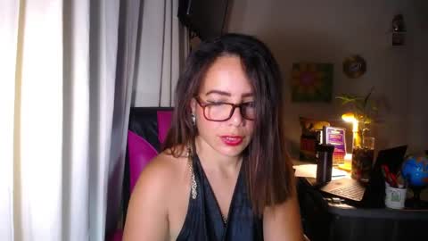 Snapshot of danielle_rose_ chatting on April 27, 2026, 2:37 pm Angie online show from April 27, 2026, 2:37 pm