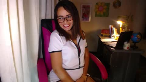 Snapshot of danielle_rose_ chatting on May 23, 2026, 4:44 pm Angie online show from May 23, 2026, 4:44 pm