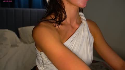 Snapshot of danielle_thomas chatting on January 18, 2026, 9:07 pm Danielle online show from January 18, 2026, 9:07 pm