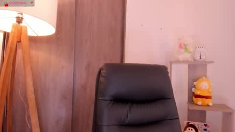 Snapshot of daniellerose_ chatting on November 11, 2025, 11:05 pm Danielle Rose online show from November 11, 2025, 11:05 pm