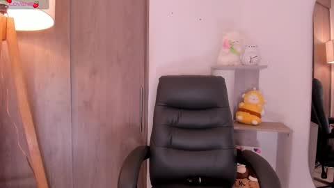 Snapshot of daniellerose_ chatting on November 12, 2025, 10:52 pm Danielle Rose online show from November 12, 2025, 10:52 pm