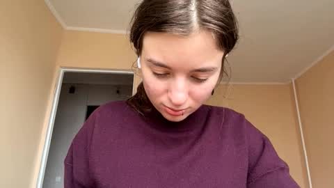 Snapshot of daniellevaulet chatting on November 7, 2025, 7:52 am Mia online show from November 7, 2025, 7:52 am