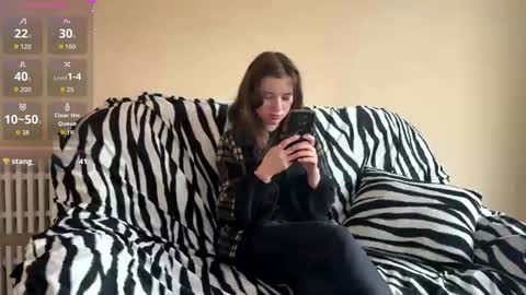 Snapshot of daniellevaulet chatting on November 20, 2025, 8:03 am Mia online show from November 20, 2025, 8:03 am