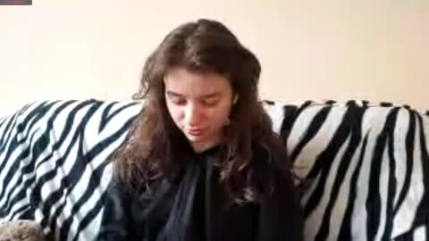 Snapshot of daniellevaulet chatting on December 16, 2025, 9:14 am Mia online show from December 16, 2025, 9:14 am