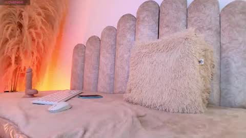 daniels_gil online show from September 15, 2025, 2:33 am