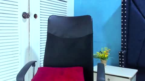 Snapshot of danii_scot chatting on February 18, 2025, 3:53 am Dani online show from February 18, 2025, 3:53 am