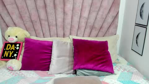 DaniiBelluci  online show from April 26, 2026, 3:37 am