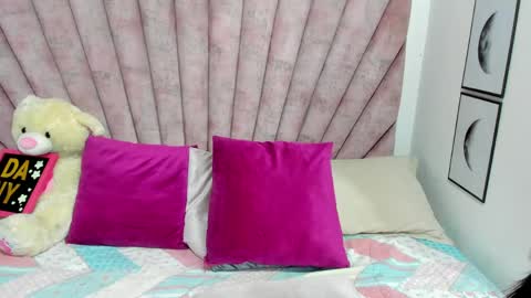 DaniiBelluci  online show from May 20, 2026, 3:34 am