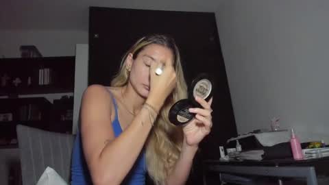 Snapshot of danikrosse chatting on February 10, 2025, 3:57 am Danik online show from February 10, 2025, 3:57 am