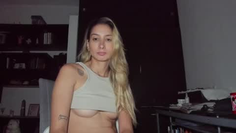 Snapshot of danikrosse chatting on February 11, 2025, 7:02 am Danik online show from February 11, 2025, 7:02 am