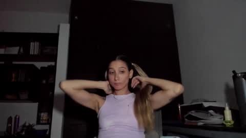 Snapshot of danikrosse chatting on September 20, 2025, 3:51 am Danik online show from September 20, 2025, 3:51 am