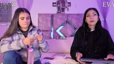 Snapshot of danilu_eva21 chatting on February 25, 2026, 6:39 pm Danilu and Eva online show from February 25, 2026, 6:39 pm