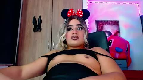 danipein online show from October 18, 2025, 10:43 pm