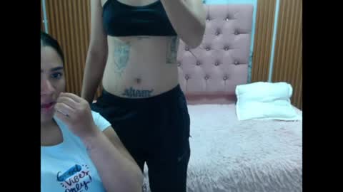 Danniela y Victoria online show from May 27, 2026, 1:57 am