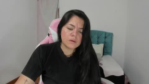 danna online show from February 3, 2025, 7:52 pm