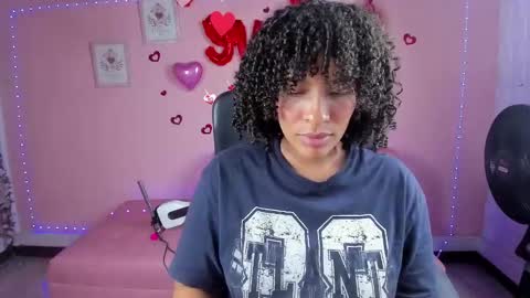 Snapshot of danna_berry chatting on February 19, 2025, 6:54 pm DannaBerry online show from February 19, 2025, 6:54 pm