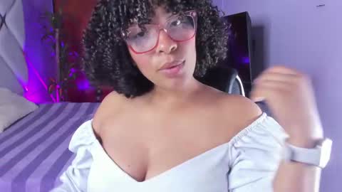 Snapshot of danna_berry chatting on September 29, 2025, 4:12 pm DannaBerry online show from September 29, 2025, 4:12 pm