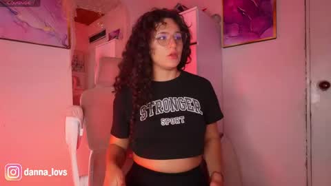 Danna Lovs online show from May 17, 2026, 1:36 am
