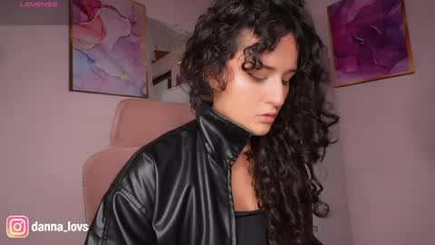 Danna Lovs online show from May 19, 2026, 11:16 am
