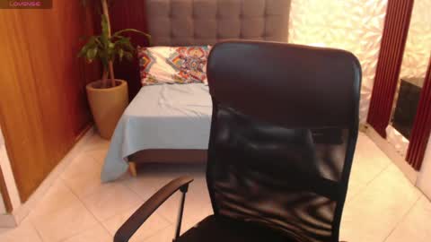 Snapshot of danna_md1 chatting on May 14, 2026, 9:21 pm DANNA online show from May 14, 2026, 9:21 pm