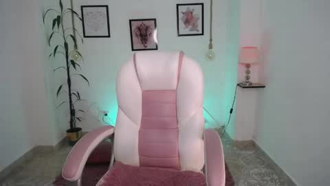 Danna online show from May 13, 2026, 12:08 am