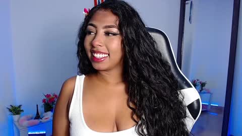 Snapshot of danna_schmidt23 chatting on December 2, 2024, 7:47 am Danna online show from December 2, 2024, 7:47 am