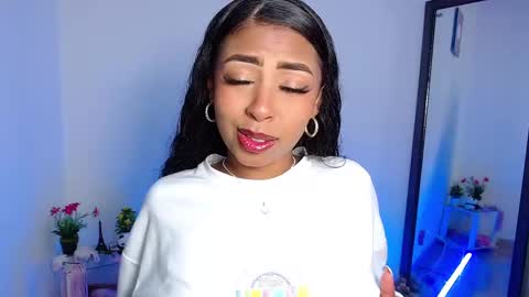 Snapshot of danna_schmidt23 chatting on February 17, 2025, 9:24 am Danna online show from February 17, 2025, 9:24 am