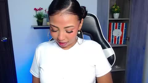 Snapshot of danna_schmidt23 chatting on February 27, 2026, 9:20 am Danna online show from February 27, 2026, 9:20 am