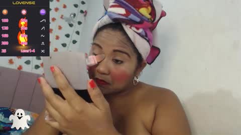 dannaberlin_0 online show from November 4, 2025, 11:42 am