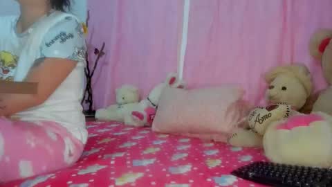 Danna Sofia jeins online show from September 28, 2025, 2:33 pm
