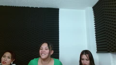 Snapshot of dannamomcerrat chatting on December 6, 2024, 5:09 am dannamomcerrat online show from December 6, 2024, 5:09 am