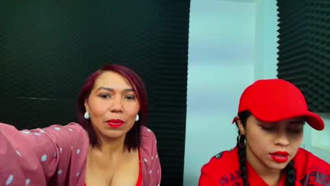 Snapshot of dannamomcerrat chatting on January 20, 2025, 3:04 am dannamomcerrat online show from January 20, 2025, 3:04 am