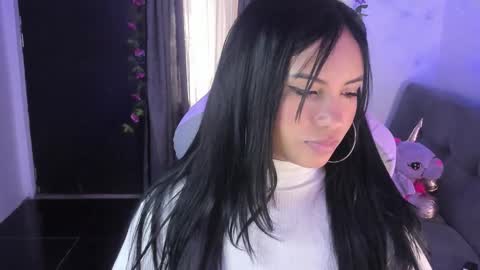     online show from November 21, 2025, 1:43 pm