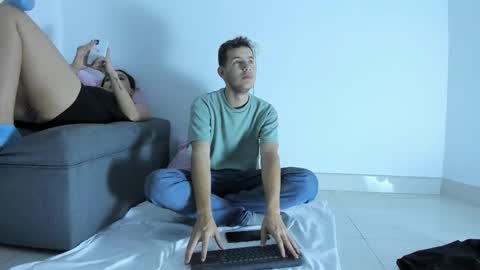 Snapshot of danny_and_lara chatting on October 18, 2025, 9:21 am danny_and_lara online show from October 18, 2025, 9:21 am